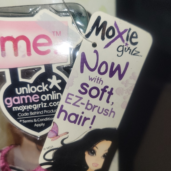 Moxie girlz doll - Picture 2 of 3